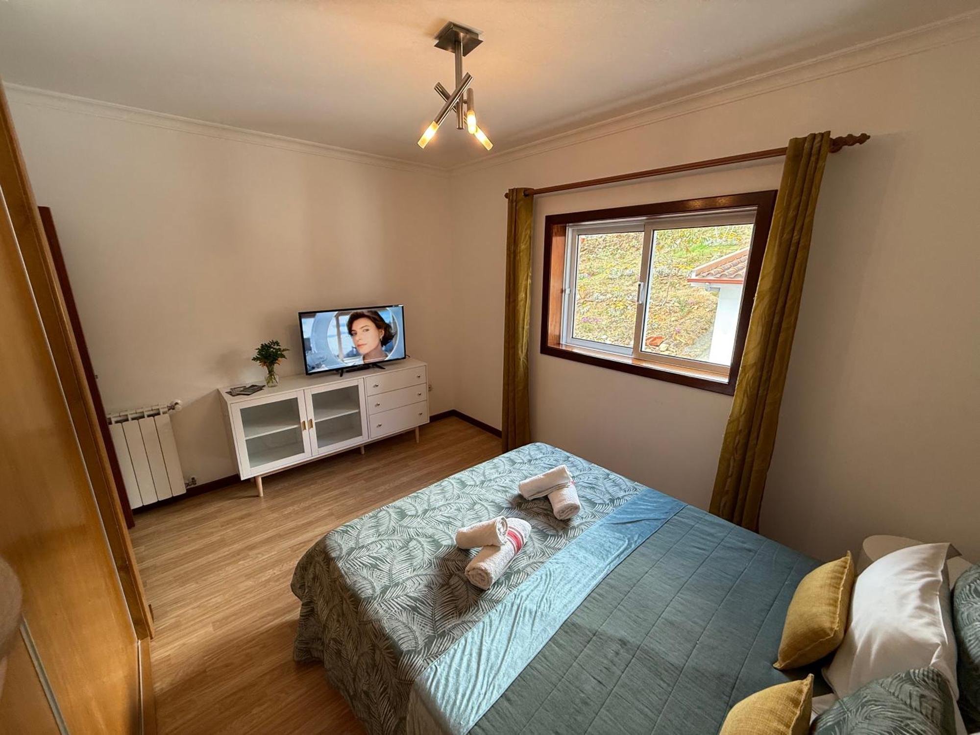 Cerdeirinhas De Basto "Piso Q 4" Apartment Canedo de Basto ภายนอก รูปภาพ
